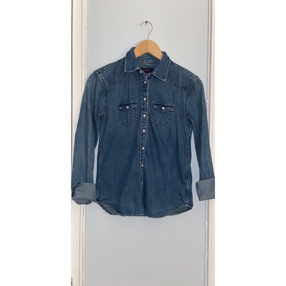 American Eagle | Denim Button Down